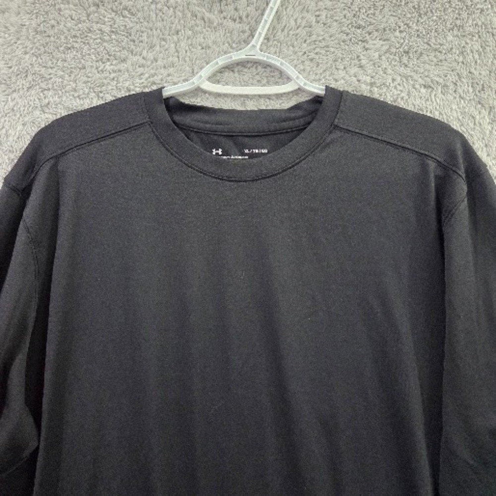Under Armour HeatGear Men's XL Long Sleeve Shirt Black Loose Fit Performance Tee - Picture 2 of 9